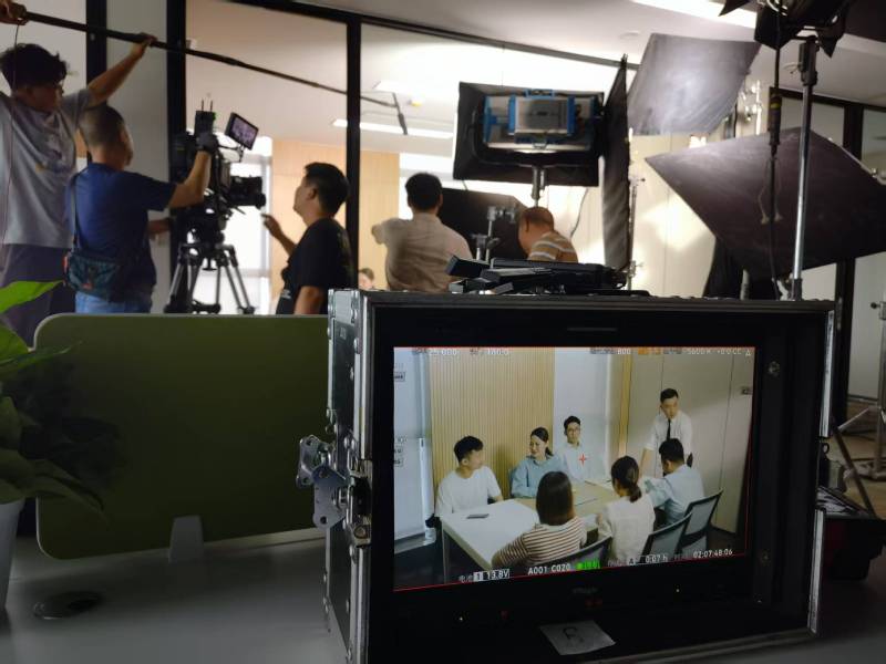 岷县TVC拍摄公司：科技产品视觉化大师，诠释未来感与功能美学